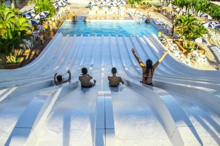Apartmanhotel Spazzio Diroma - Acqua Park Caldas Novas Brazília